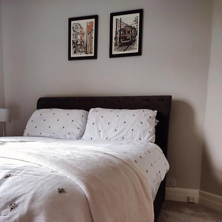 Atrium House Guest House Hazel Grove Экстерьер фото